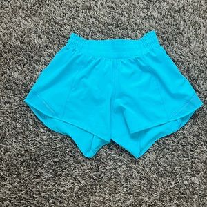 LULULEMON Electric Turquoise 4’ hotty hots | SIZE 4